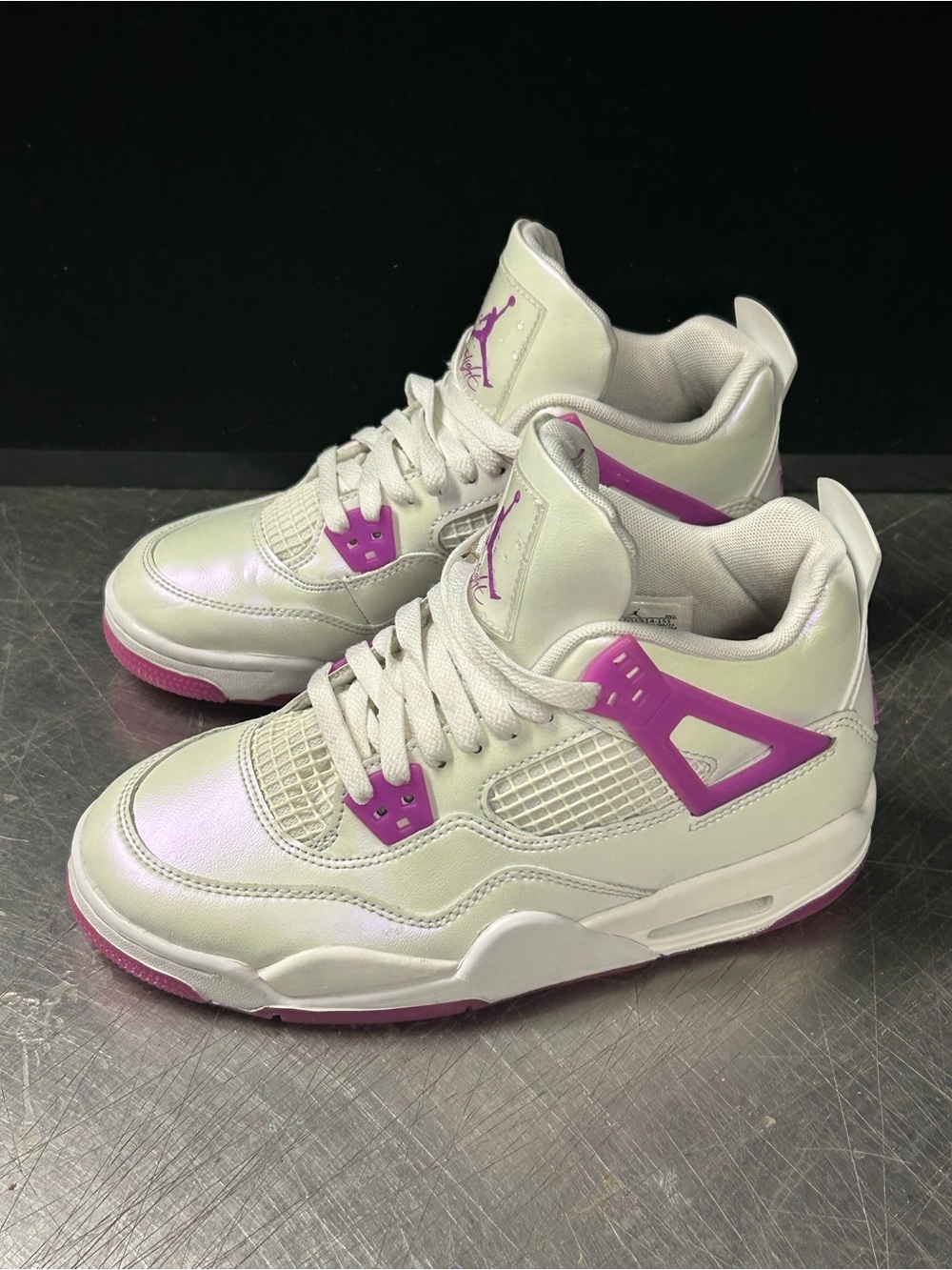 Jordan Retro 4 Size 5 Youth